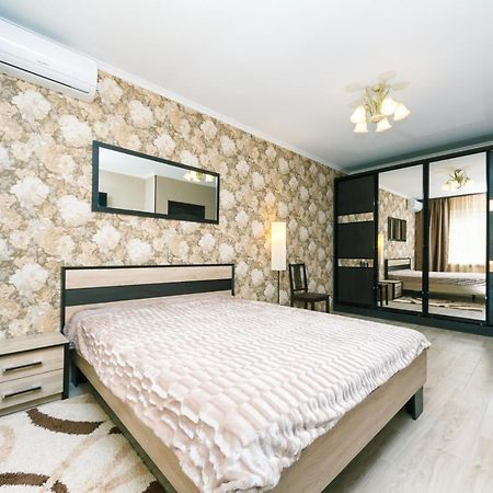 Poznyaky Apartments Patriotika Kyjev Exteriér fotografie