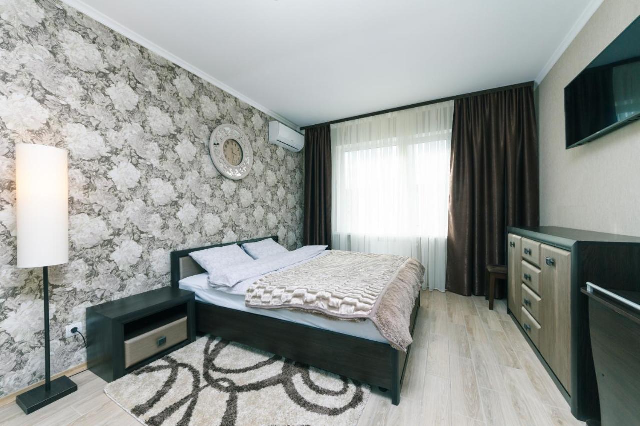Poznyaky Apartments Patriotika Kyjev Exteriér fotografie