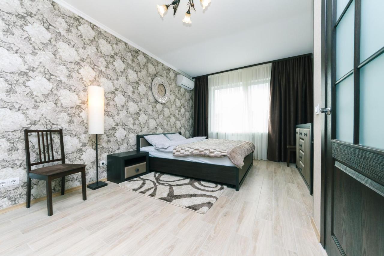 Poznyaky Apartments Patriotika Kyjev Exteriér fotografie