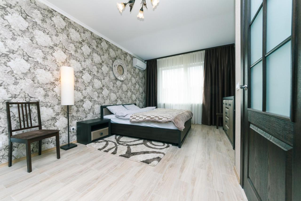Poznyaky Apartments Patriotika Kyjev Exteriér fotografie