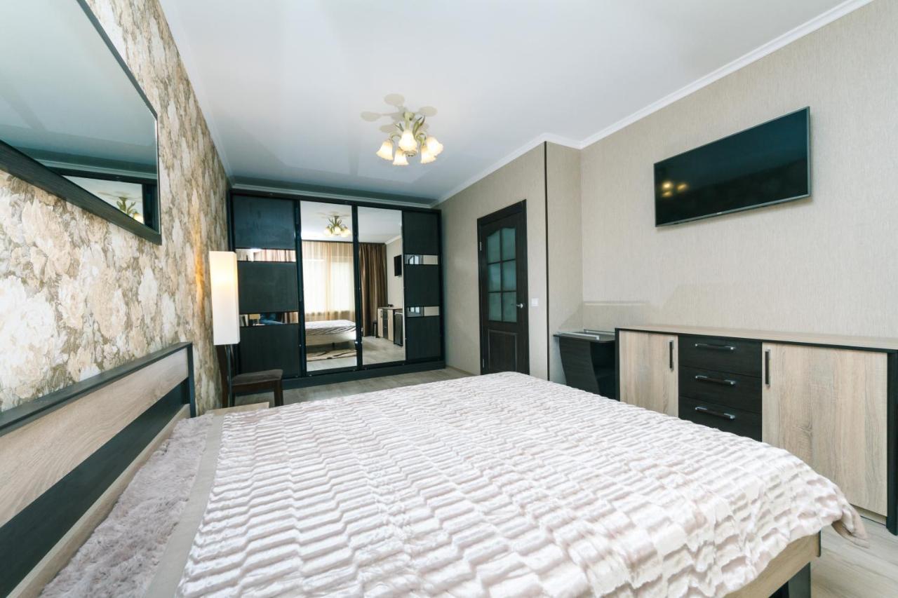 Poznyaky Apartments Patriotika Kyjev Exteriér fotografie