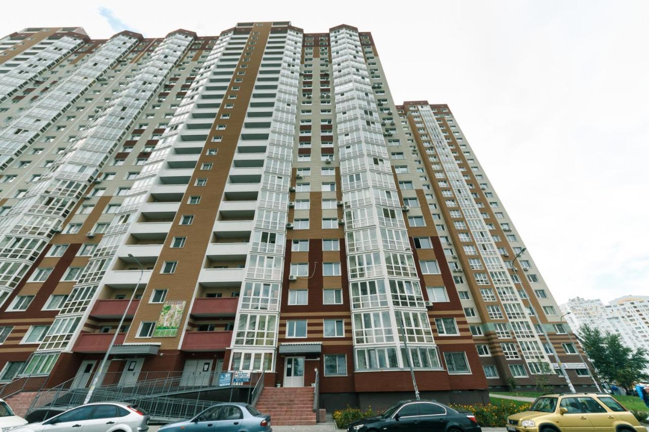 Poznyaky Apartments Patriotika Kyjev Exteriér fotografie