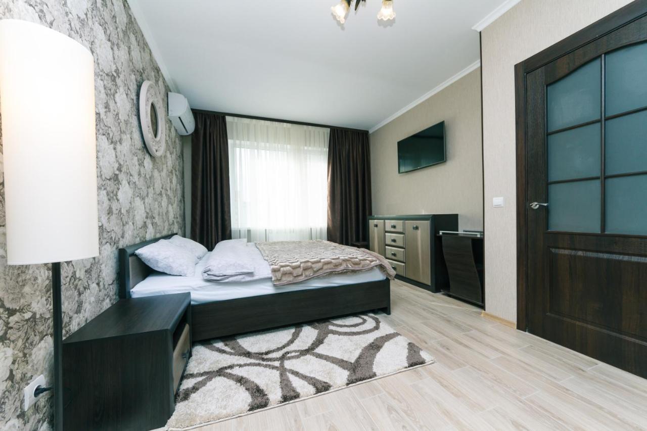 Poznyaky Apartments Patriotika Kyjev Exteriér fotografie
