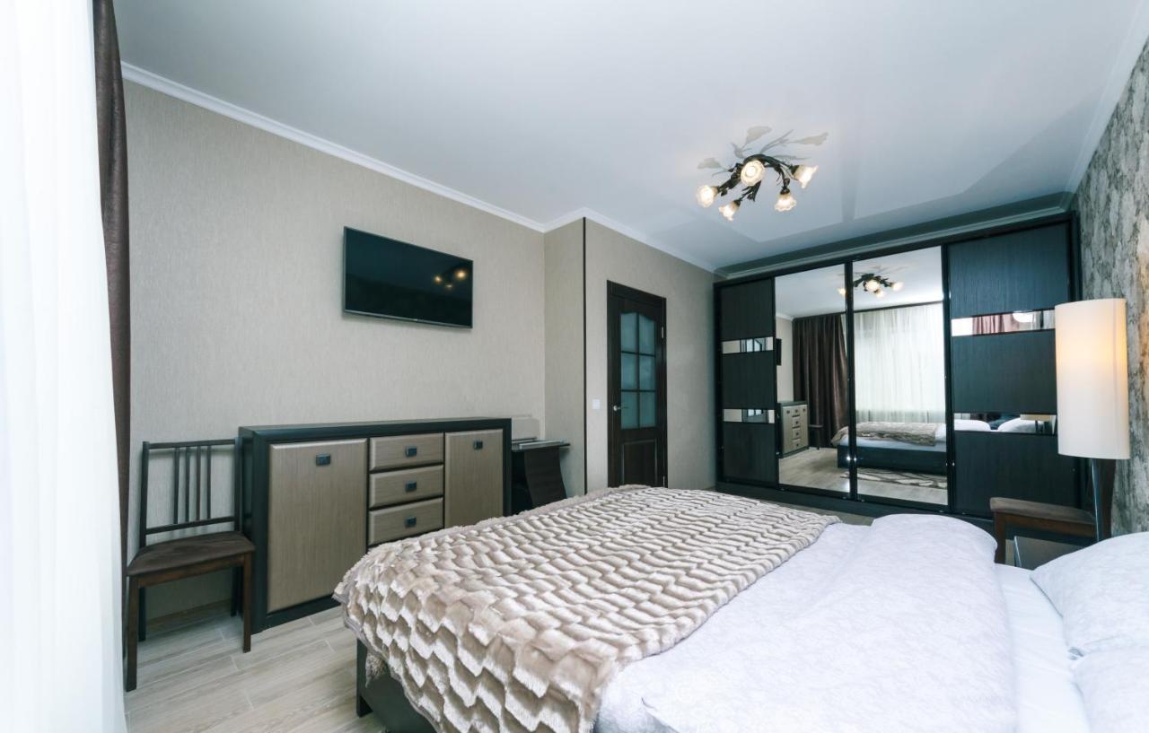 Poznyaky Apartments Patriotika Kyjev Exteriér fotografie