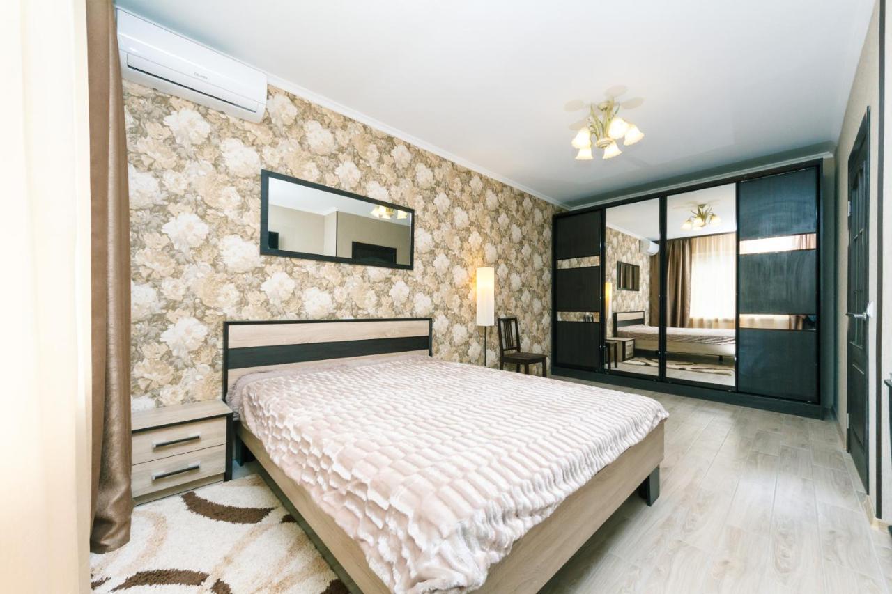 Poznyaky Apartments Patriotika Kyjev Exteriér fotografie